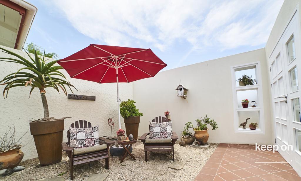 Meikes Pensión Swakopmund Exterior foto